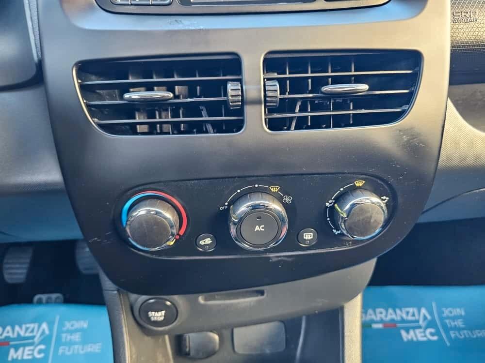 Renault Clio 1.2 75CV 5 porte Live - Unico proprietario