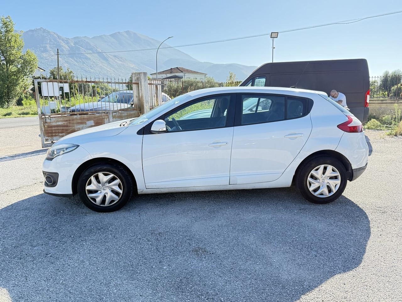 RENAULT MEGANE 1.5 DCI ADATTA NEOPATENTATI