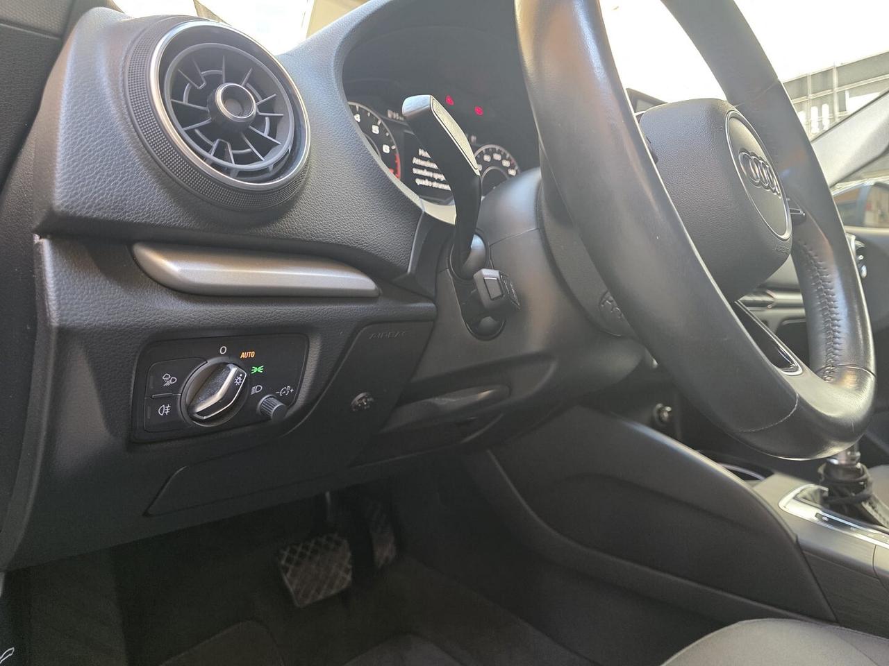 Audi A3 35 TFSI S tronic- allestimento S line