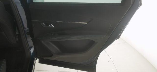 PEUGEOT 5008 BlueHDi 130 S&S Allure