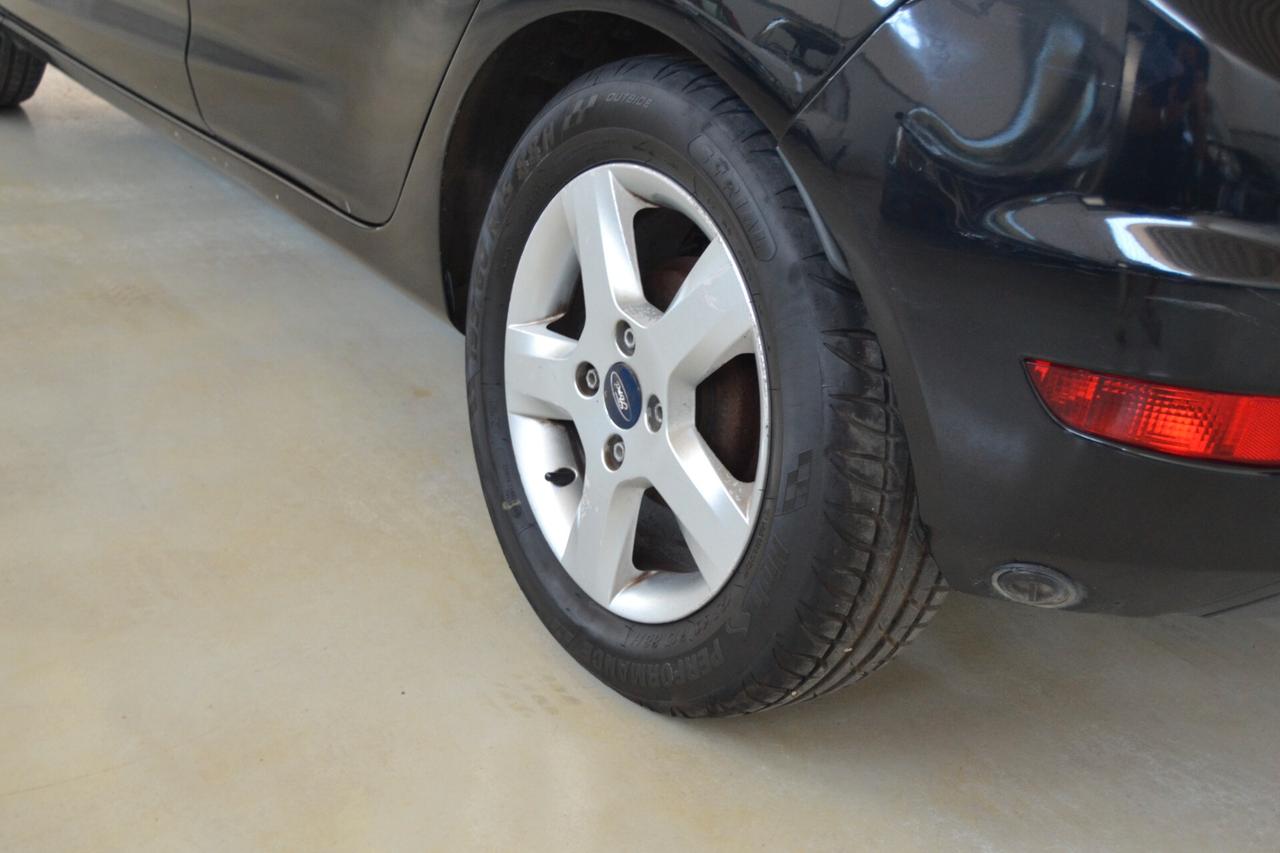 Ford Fiesta 1.2 i 82 CV 5 porte Titanium ANTIFURTO