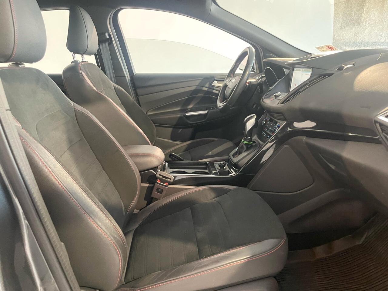 Ford Kuga 2.0 TDCI 150 CV S&S 4WD Powershift ST-Line