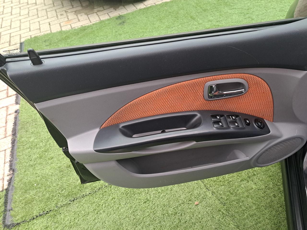 Kia Picanto 1.0 BENZ / 65 CV/AUTOMATICA /OK NEOPATENTATI