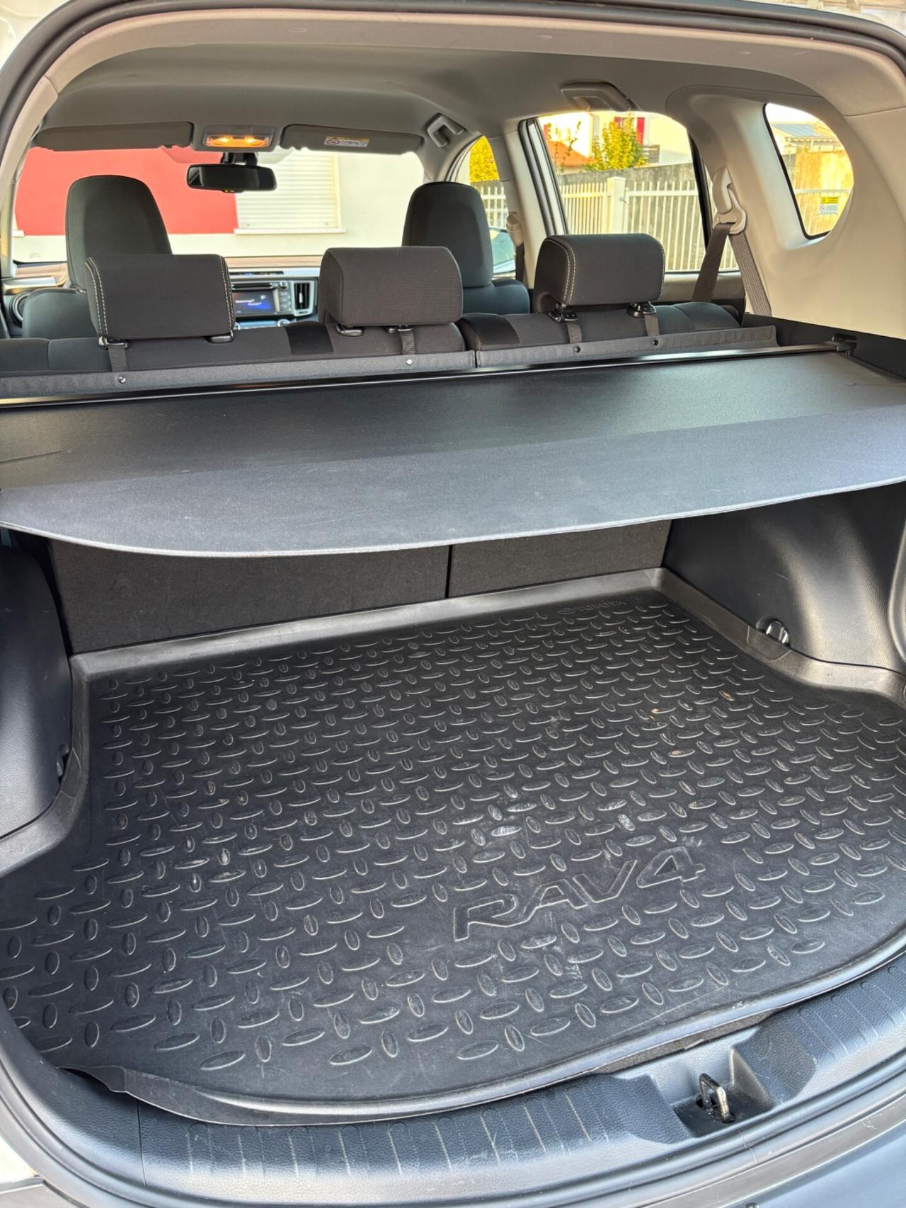 Toyota RAV 4 RAV4 2.0 D-4D 2WD Active