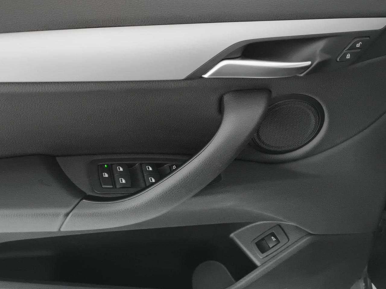 BMW X2 sDrive18i Advantage 136cv