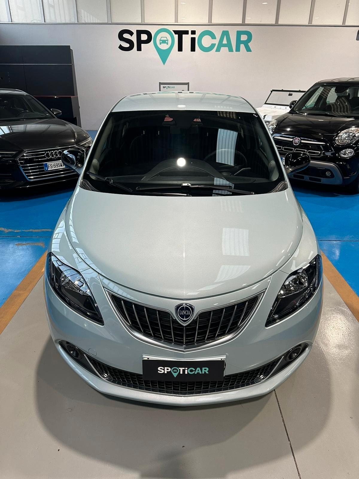 Lancia Ypsilon 1.0 FireFly 5 porte S&S Hybrid Platino