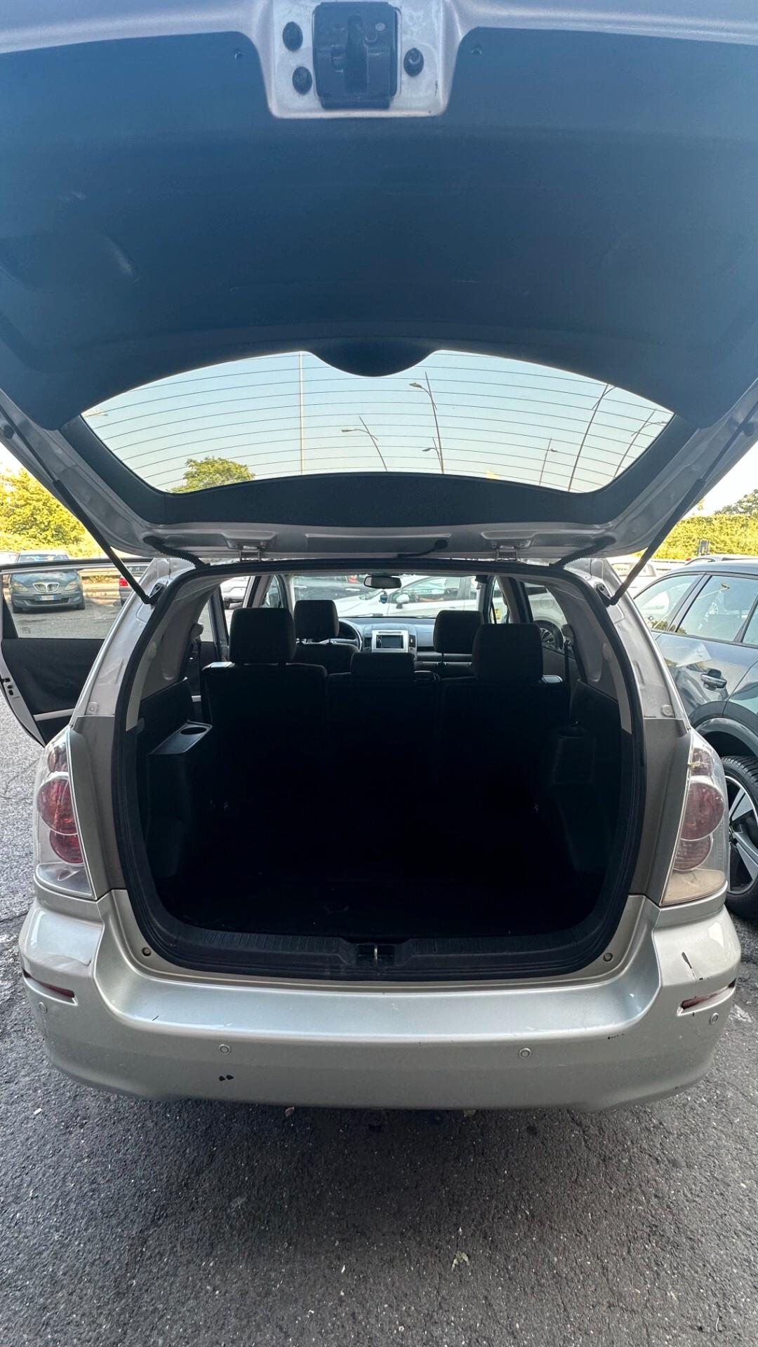 Toyota Corolla Verso 2.2 16V D-4D Sol