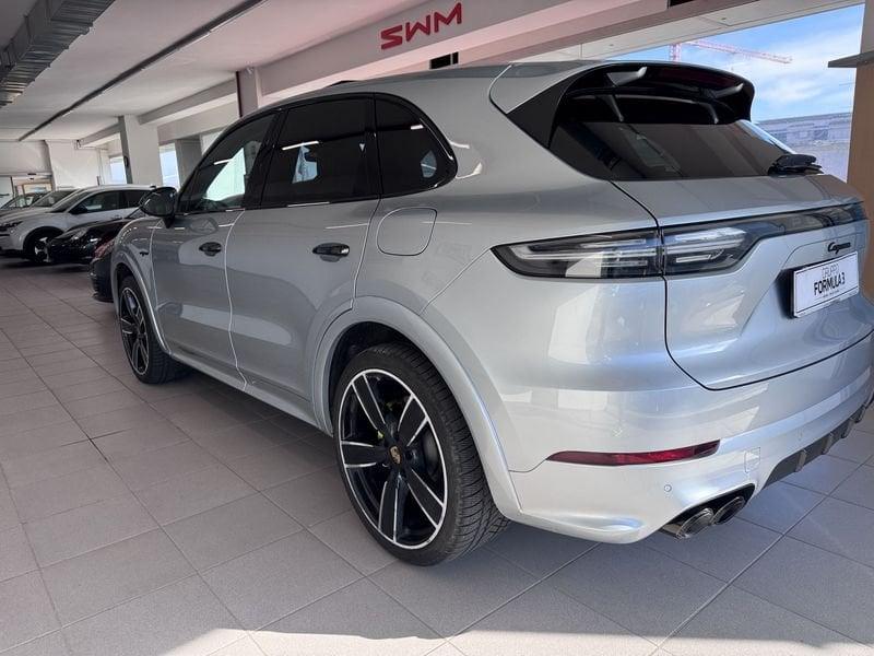 Porsche Cayenne 3.0 V6 E-HYBRID