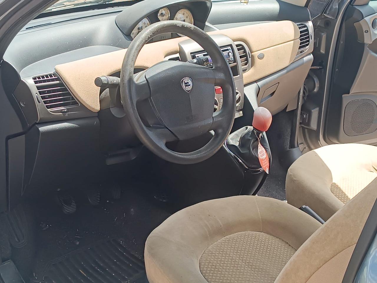 Lancia Ypsilon 1.0 Ok Neopatentati
