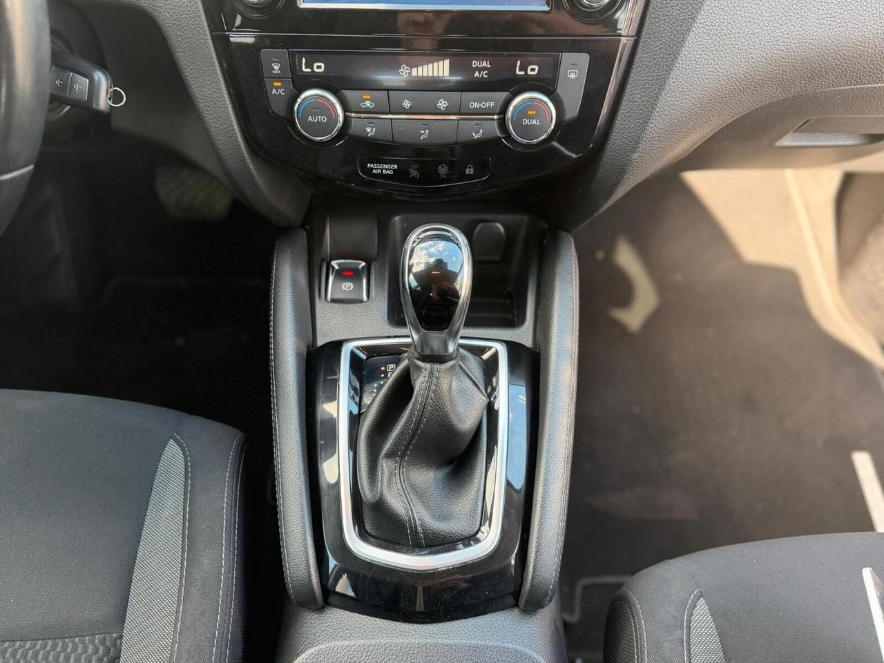 Nissan Qashqai 1.6 diesel Automatica