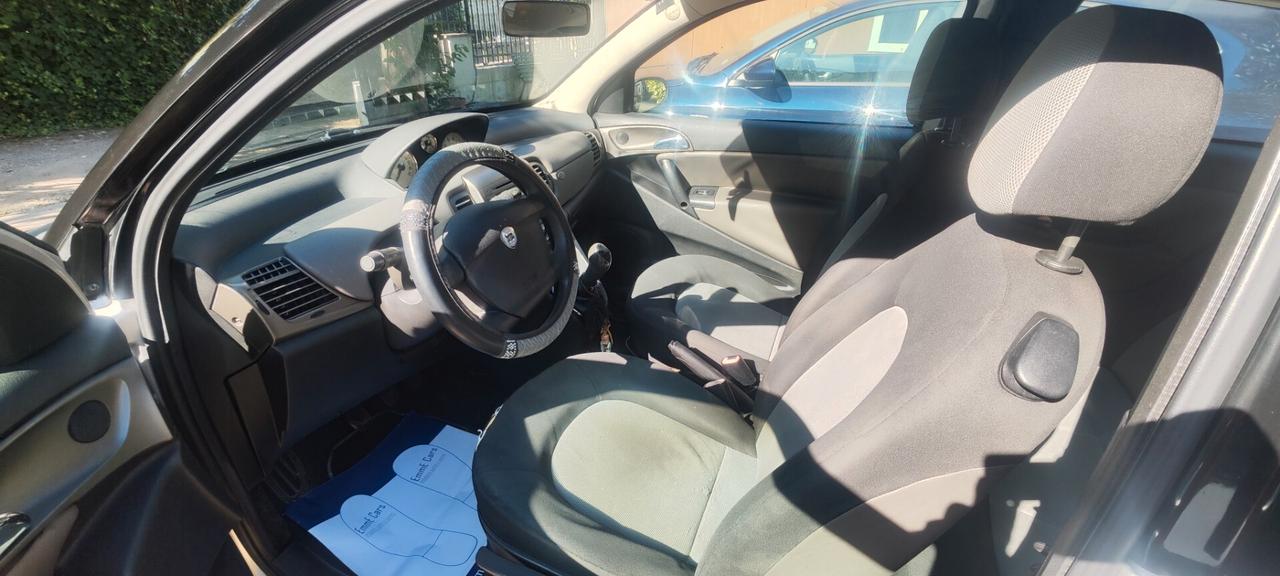 Lancia Ypsilon 1.3 MJT 75 CV Argento