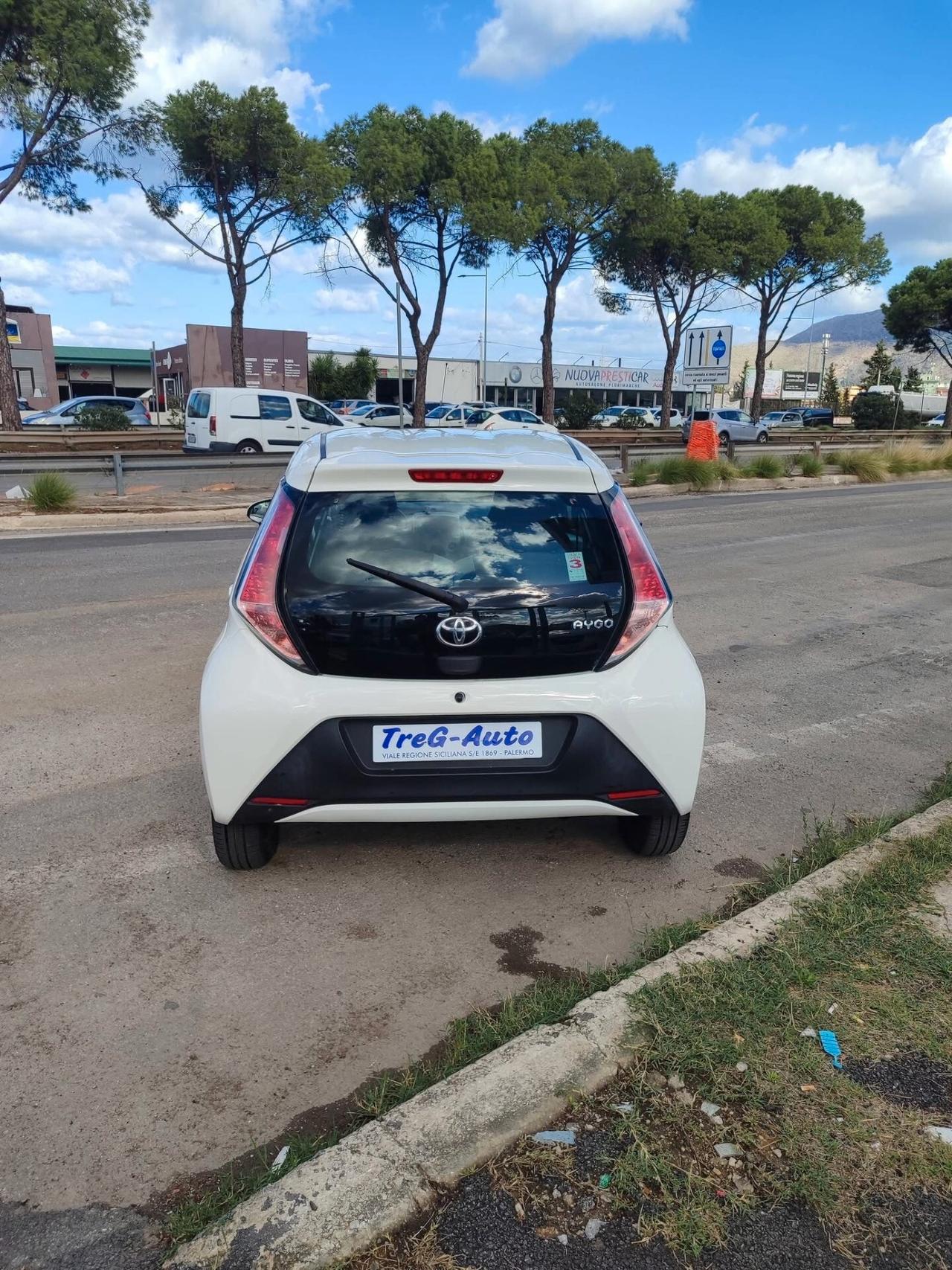 Toyota Aygo 1.0 VVT-i 69 CV 5 porte x-play
