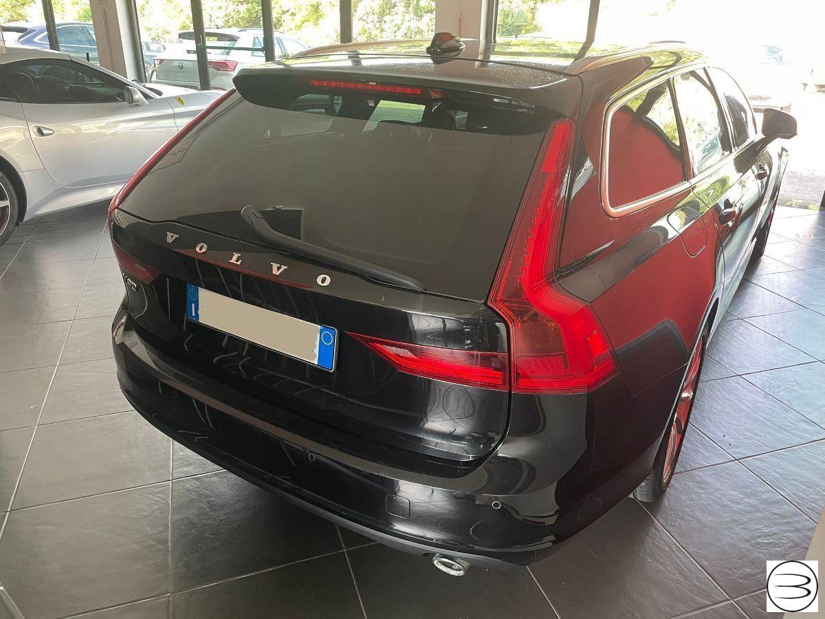 VOLVO - V90 - D3 Geartronic Momentum