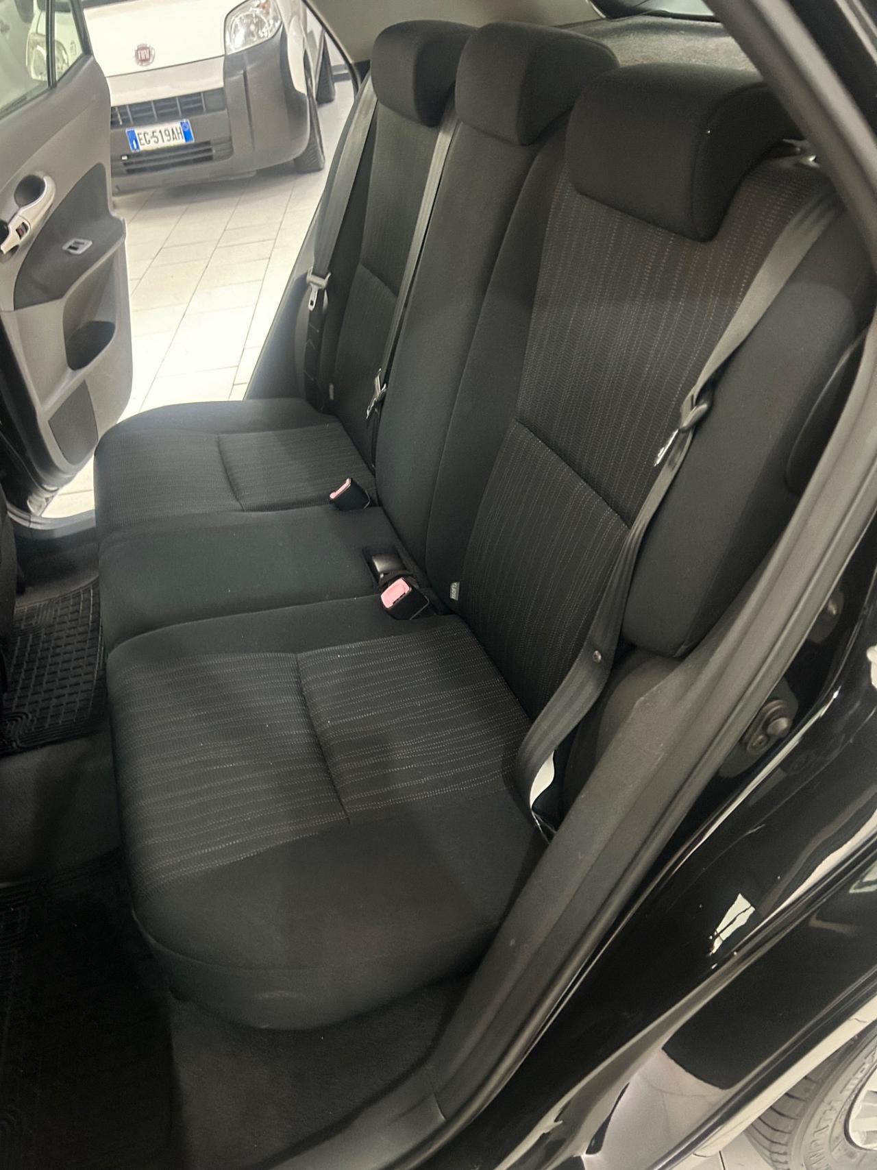 Toyota Auris 1.4 D-4D 5 porte Sol