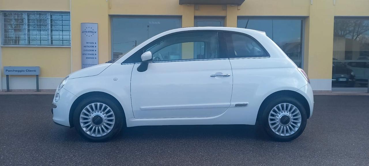 Fiat 500 1.2 Benzina Modello Lounge con Cambio Automatico Revisionata e Tagliandata anche per Neopatentati.