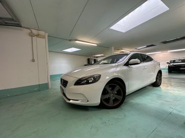 Volvo V40 D2 1.6 diesel (anche per neopatentati)