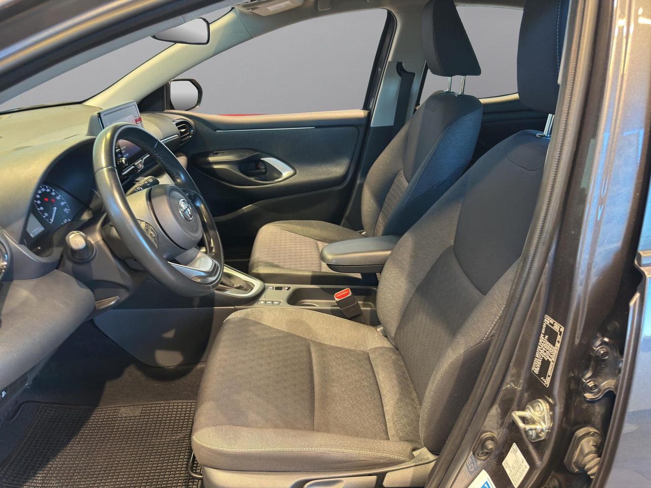 Toyota Yaris 1.5h Business