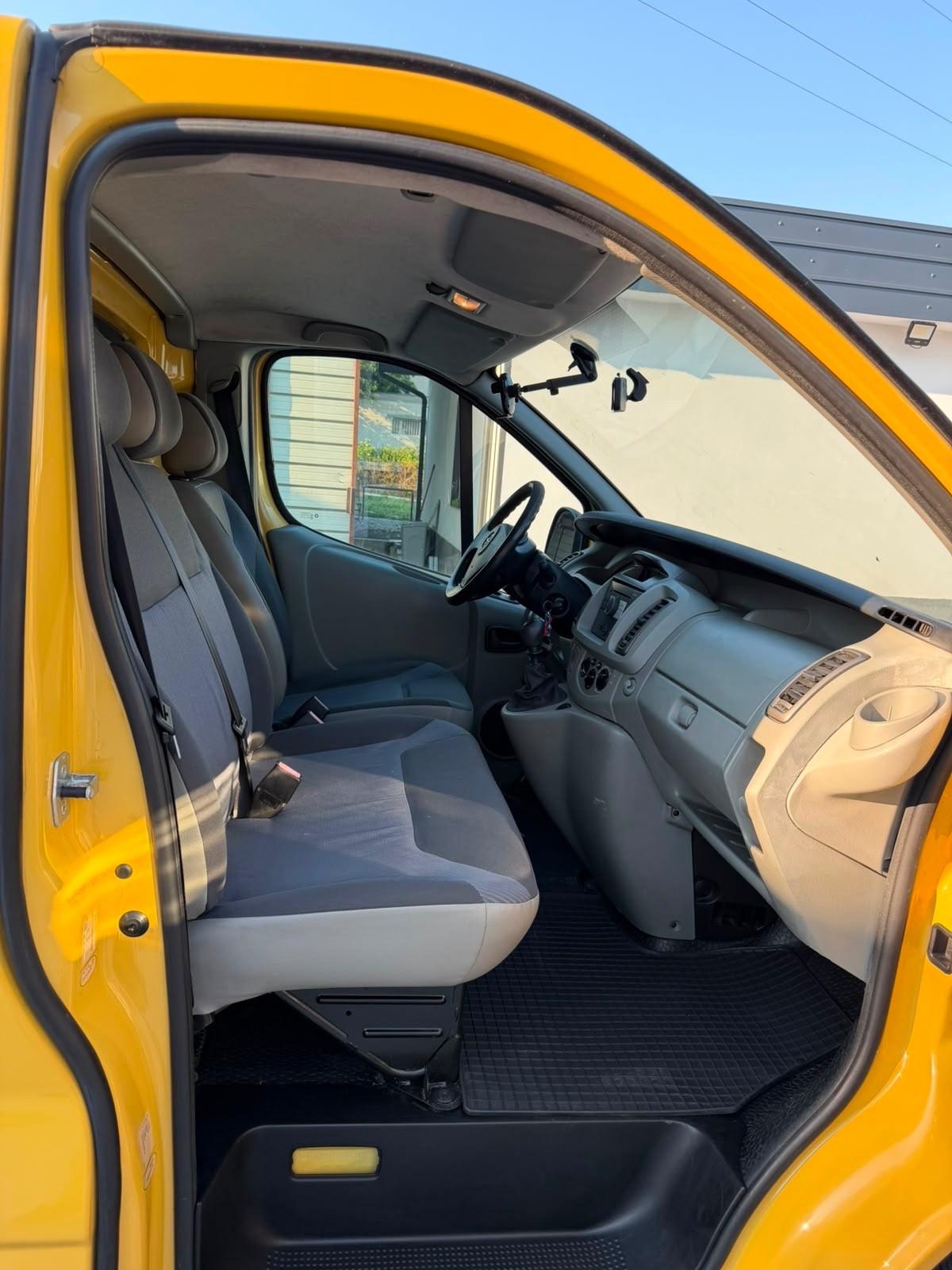 Opel Vivaro 27 2.0 CDTI 115CV PC-TN Furgone vetrato