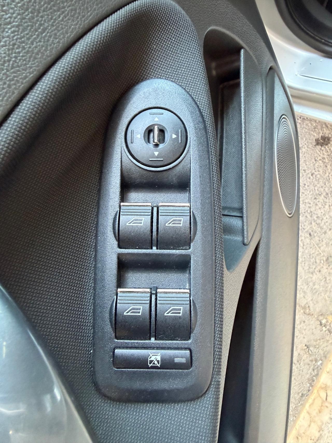 Ford C-Max 1.6 TDCi 90 CV Titanium