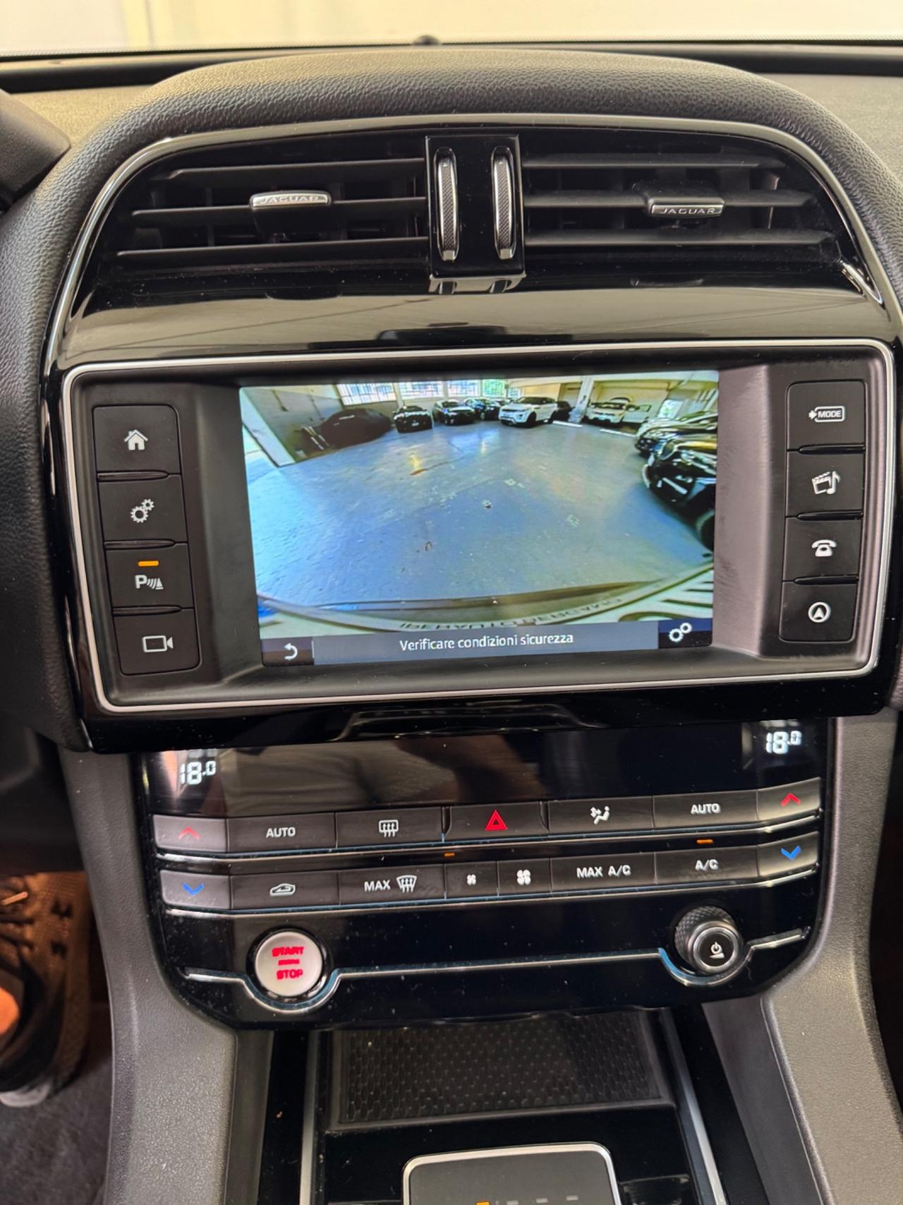 Jaguar F-Pace 2.0 D 180 CV AWD aut. R-Sport