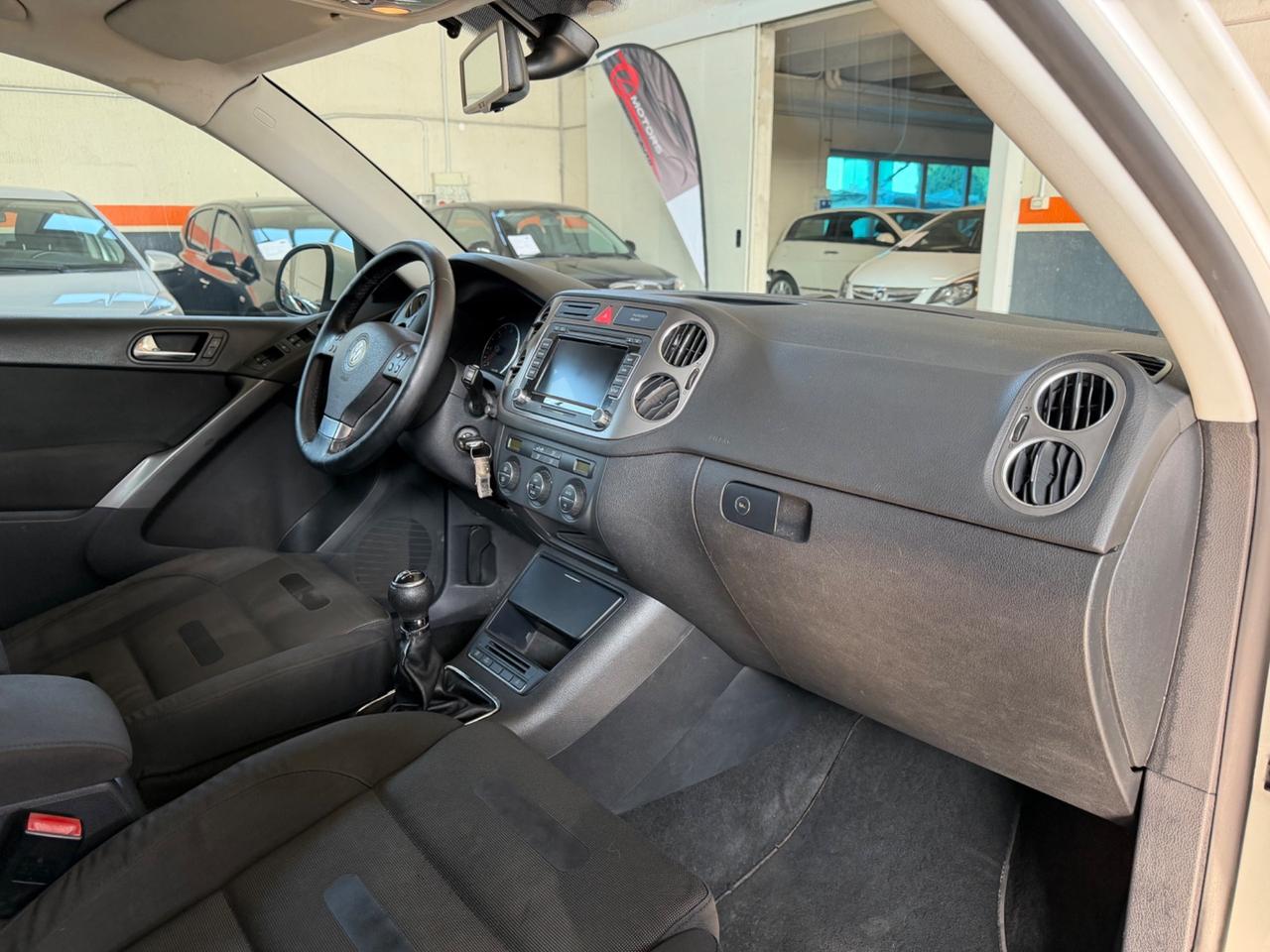 Volkswagen Tiguan 2.0 16V TDI DPF Sport & Style 4x4 NEOPATENTATI