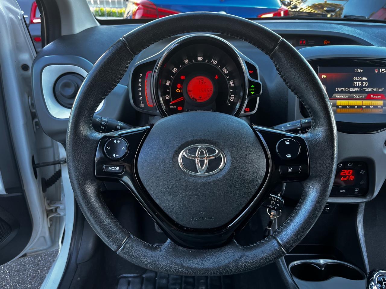 Toyota Aygo Connect 1.0 VVT-i 72 CV 5 porte NEOPATENTATI