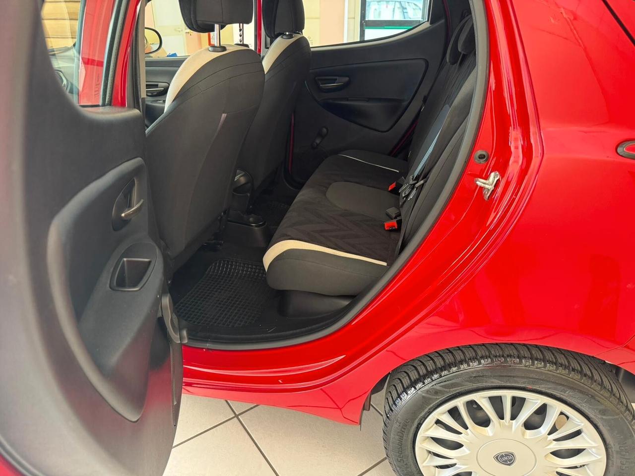 Lancia Ypsilon 1.2 69 CV 5 porte GPL Ecochic Gold