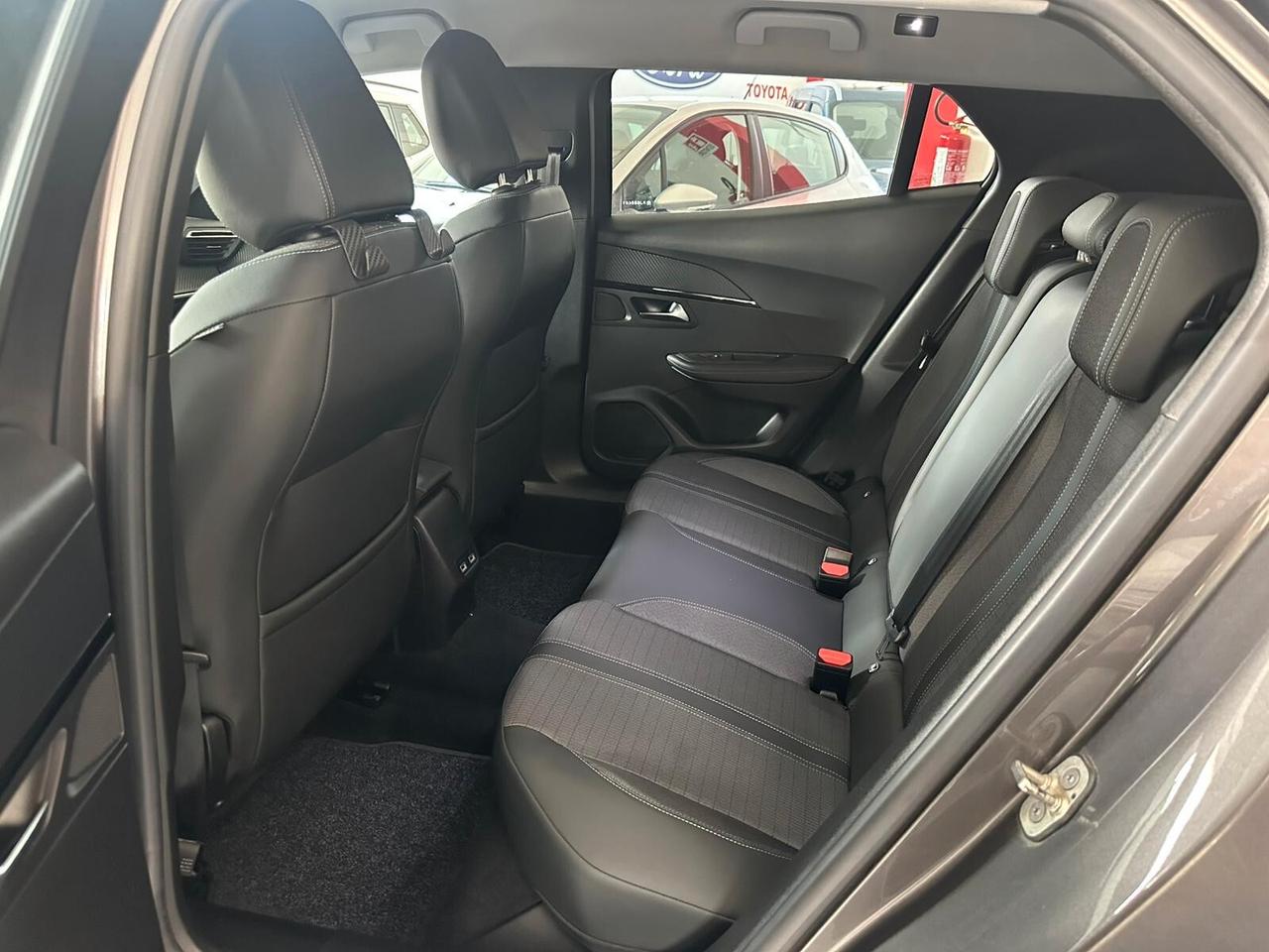 Peugeot 2008 BlueHDi 130 S&S EAT8 Allure Pack