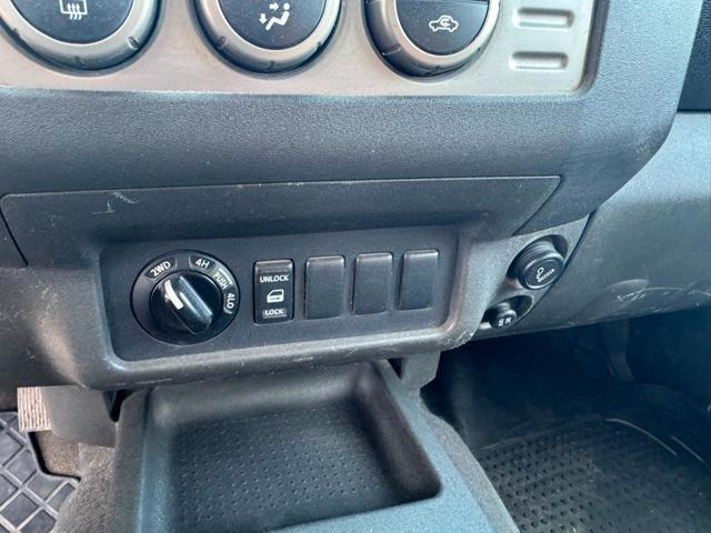 NISSAN Navara 2.5 dCi 4 porte Double Cab LE