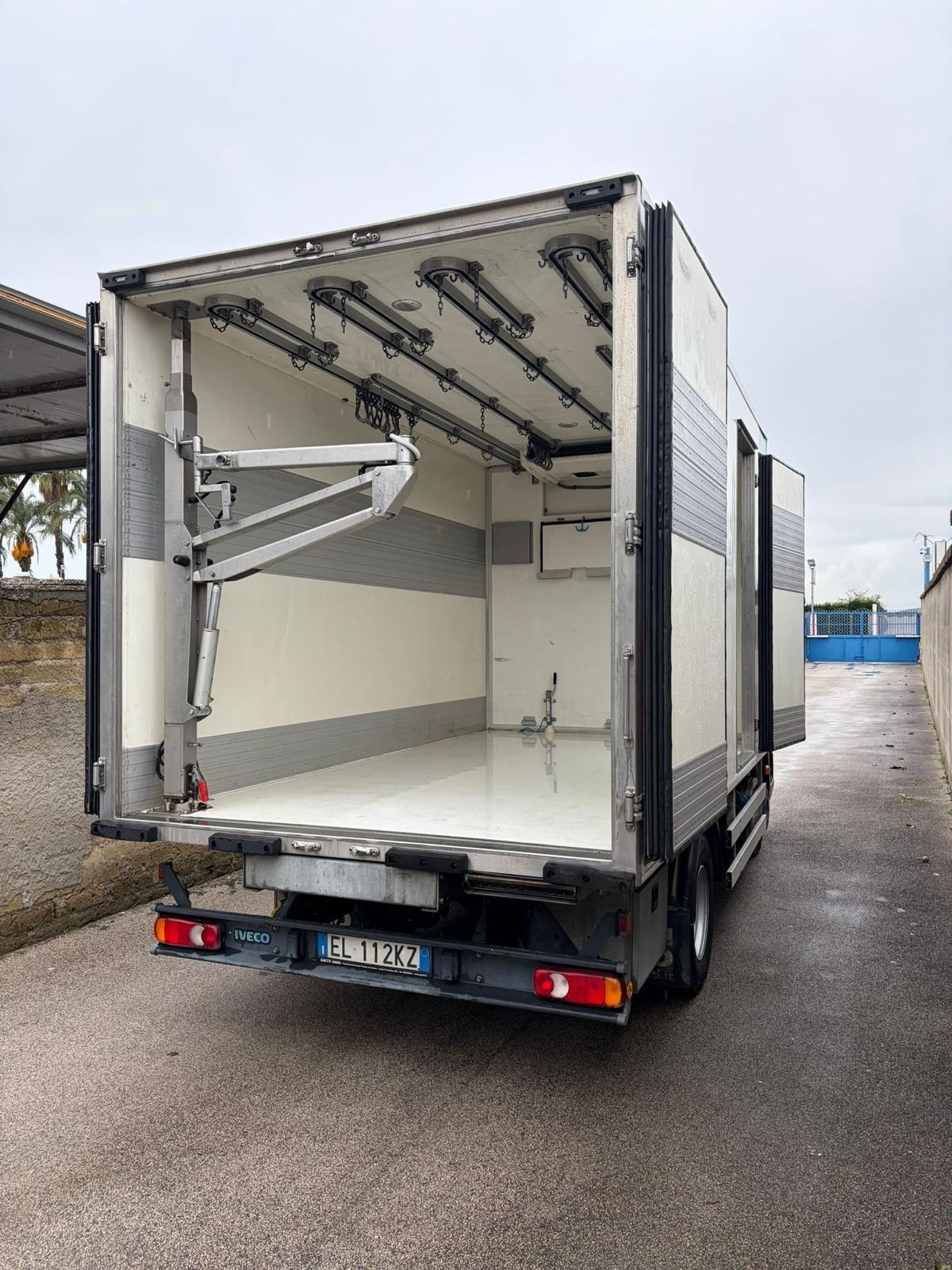 Iveco eurocargo 100-22- frigo per carni-2012