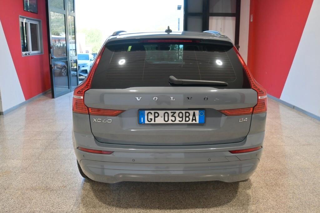 VOLVO XC60 2.0D 197CV B4 (D) AUTOMATIC CORE ( FARI LED - COCKPIT - CRUISE - NAVI - PDC - TELECAMERA POST. - CERCHI 18 )