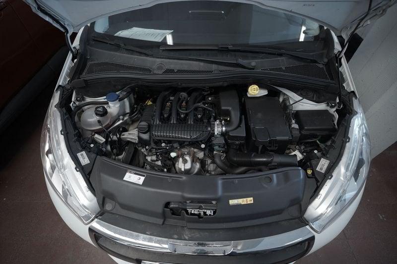 Peugeot 208 I 2015 5p 1.2 puretech Allure s&s 82cv neopatentati