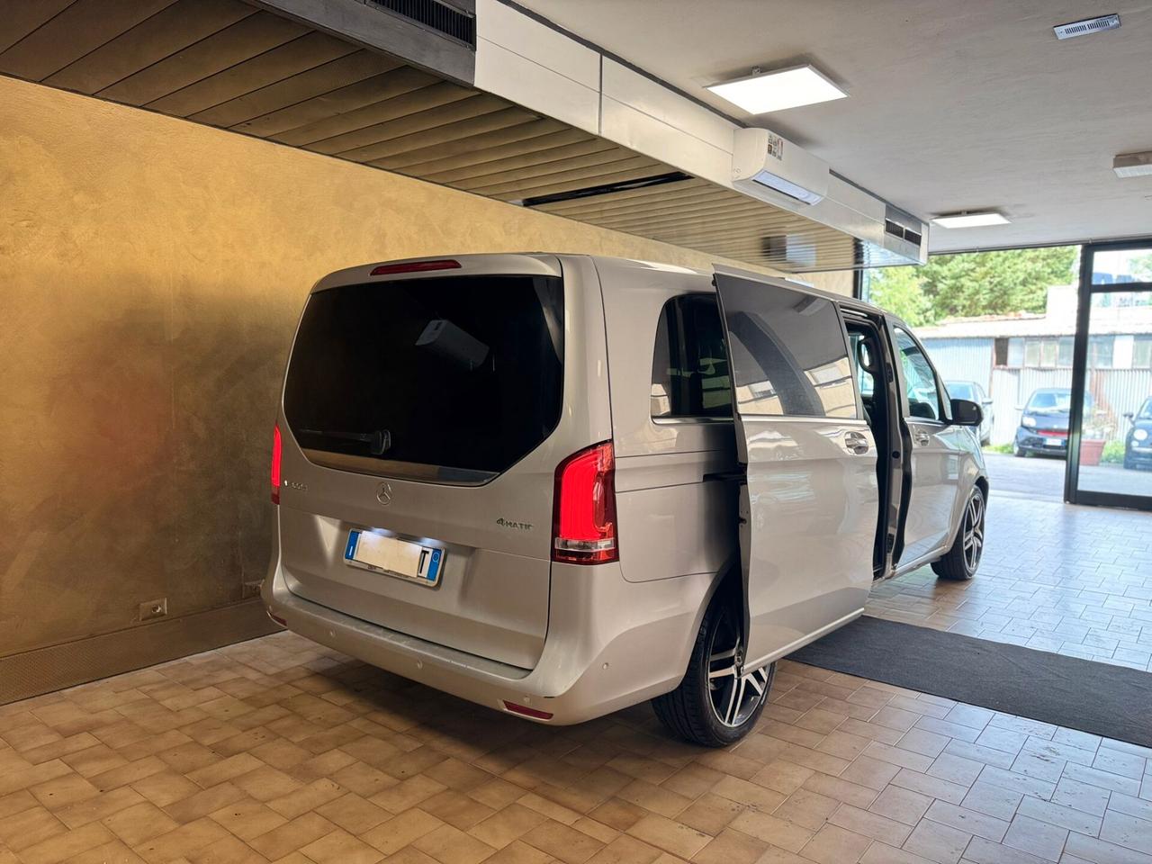 Mercedes-benz V 300 d Automatic 4Matic Premium Extralong