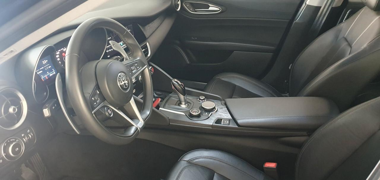Alfa Romeo Giulia 2.2 Turbodiesel 190 CV AT8 Lusso