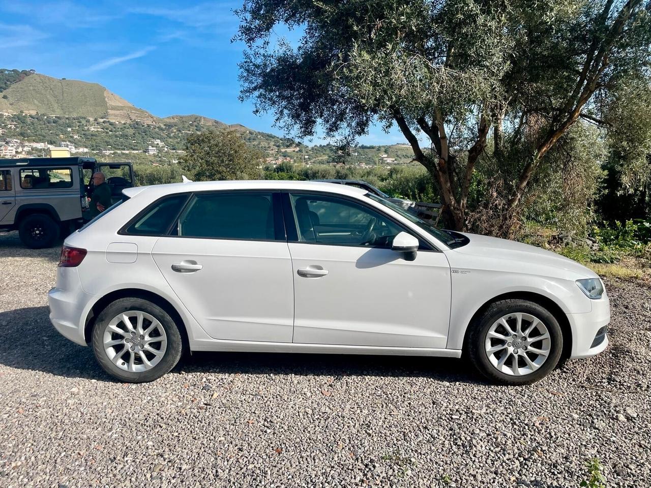 Audi A3 1.6 TDI clean diesel Attraction