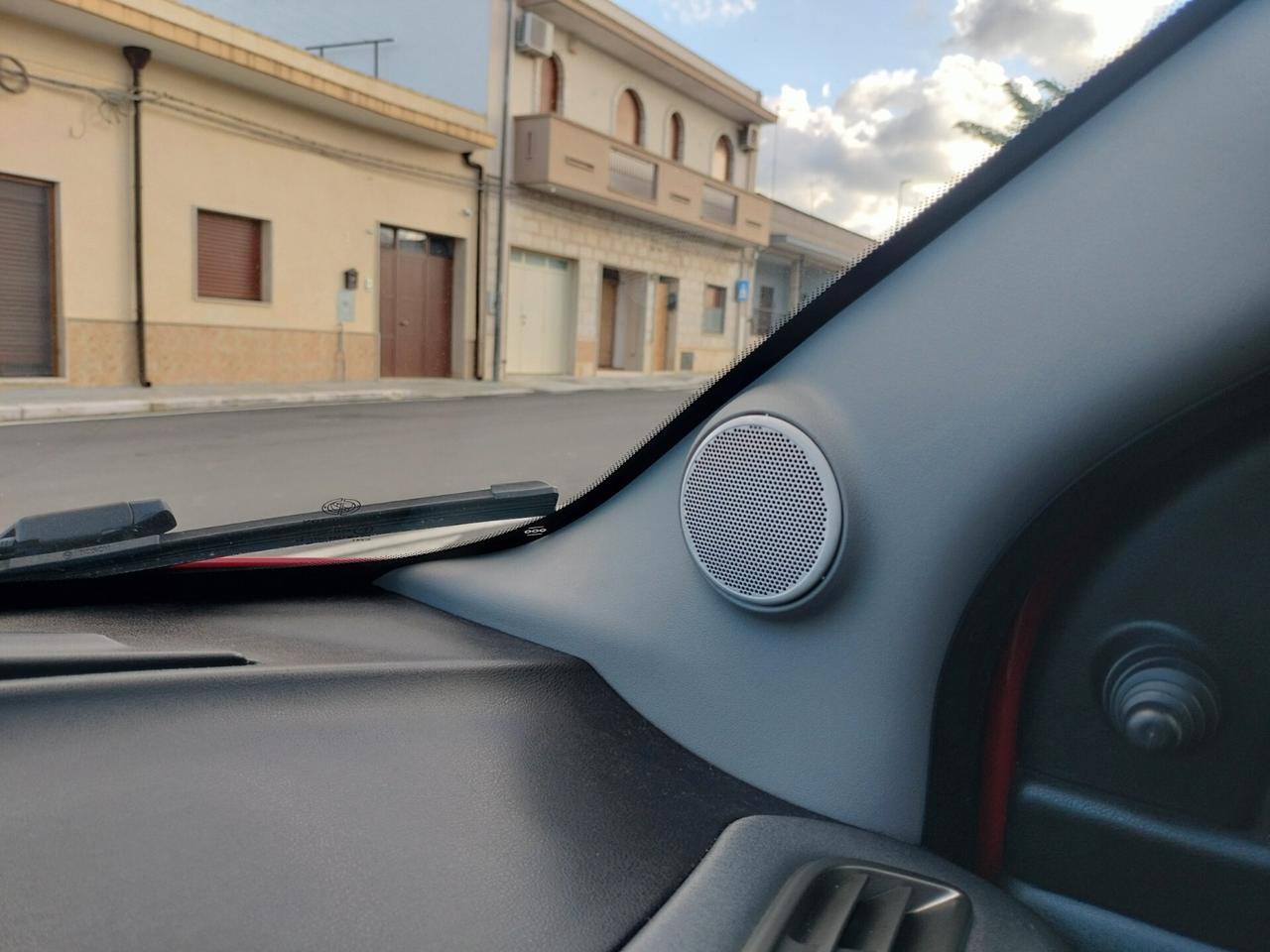 Lancia Ypsilon 1.2 69 CV 5 porte Elefantino 80.000km