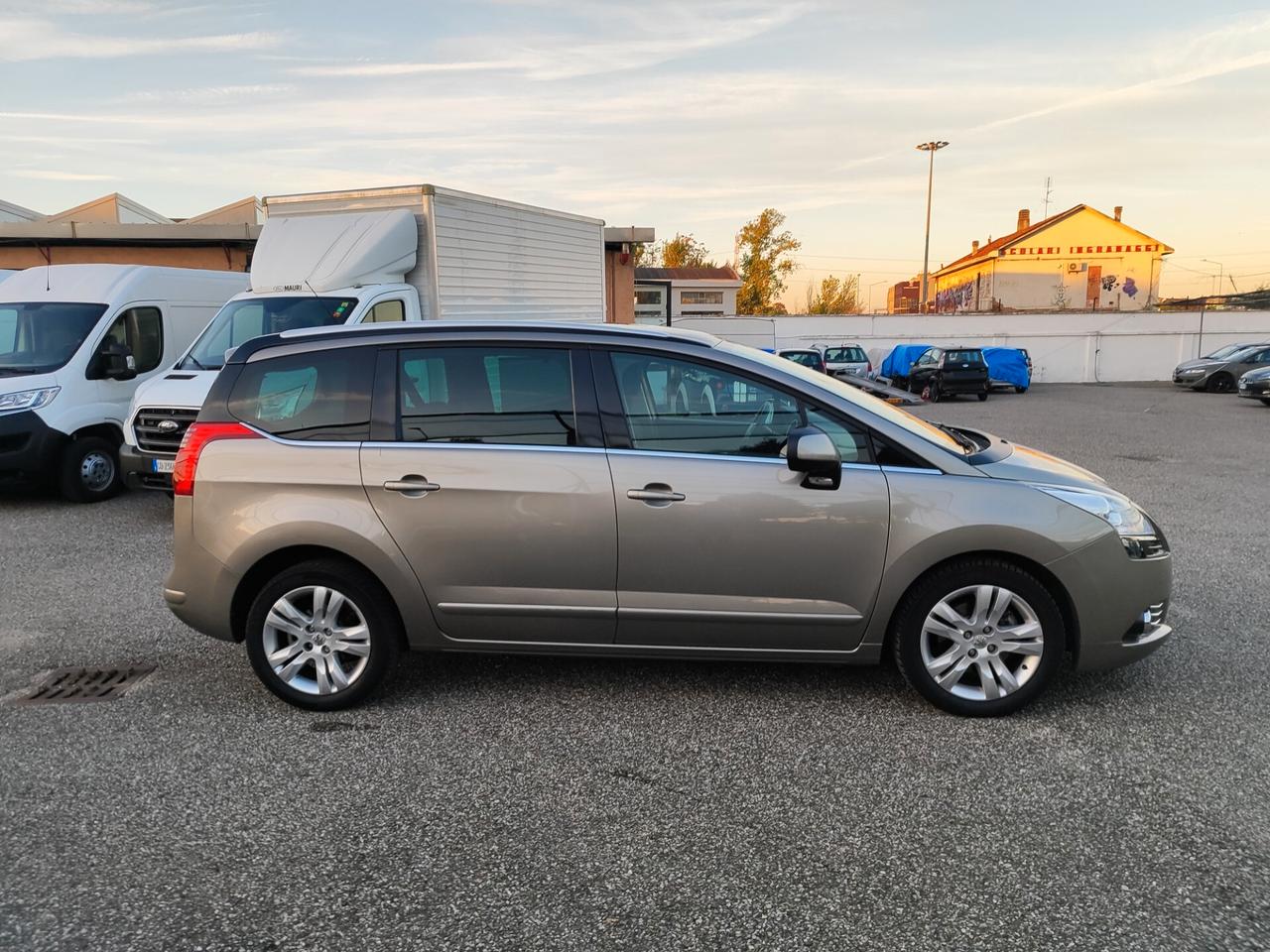 Peugeot 5008 2.0 HDi 150CV Business