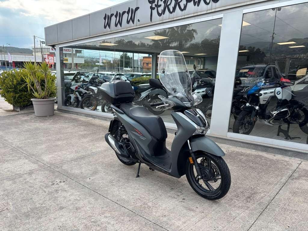 Honda SH 150 2022 / KM 15.000 Tua a solo 34 Euro al mese
