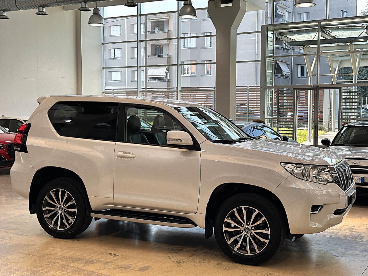 Toyota Land Cruiser 3 Porte 2.8 d-4d Lounge auto - Gancio Traino