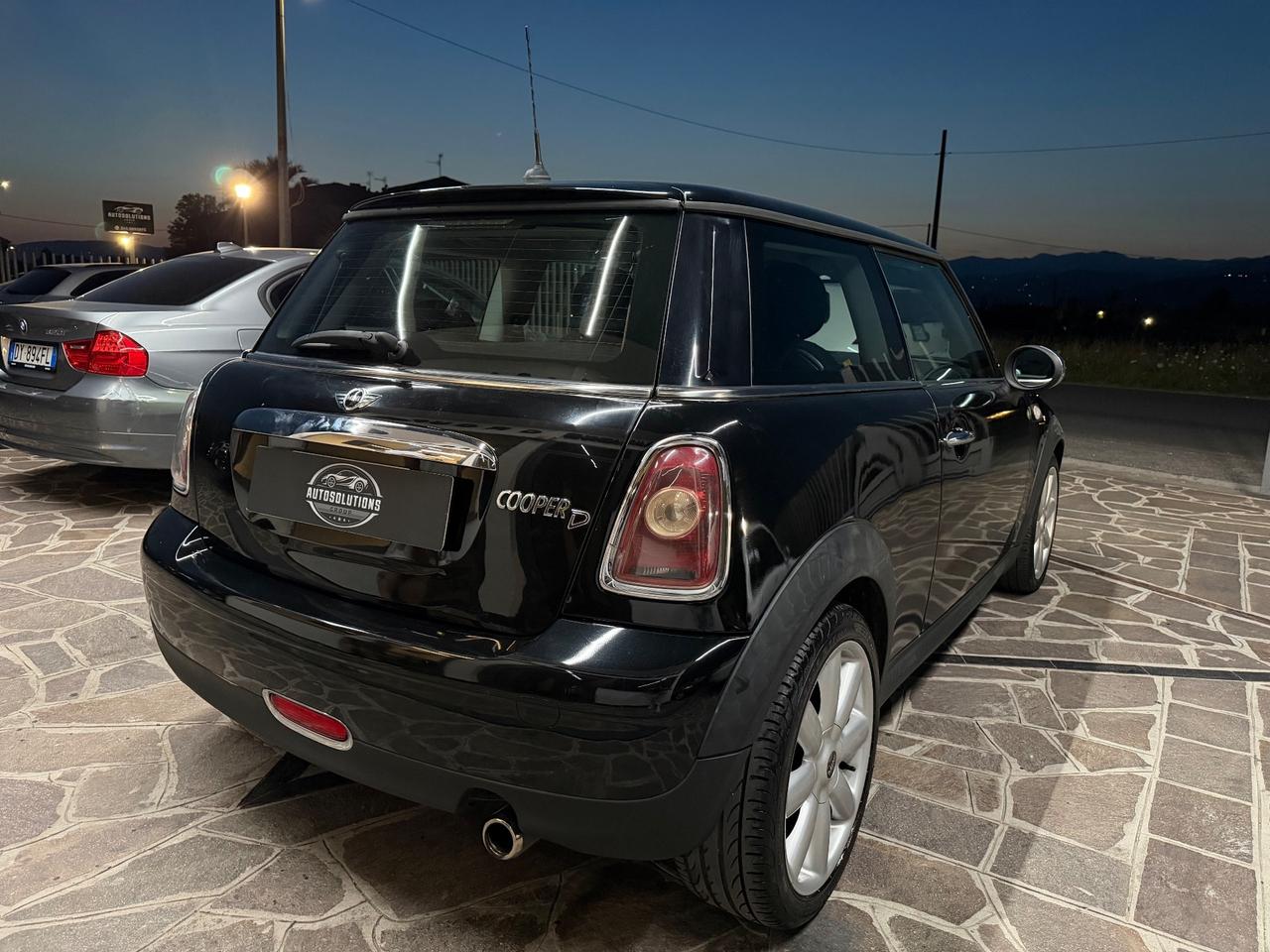 Mini 1.6 16V One D Total Black okneopatentati
