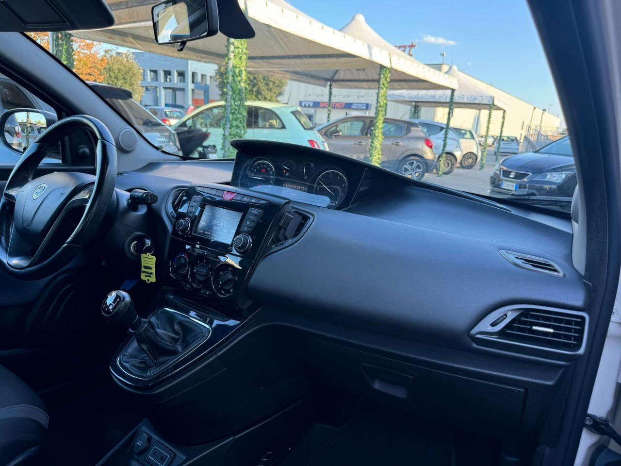 Lancia Ypsilon 1.3 MJT 95 CV S&S Platinum Garanzia