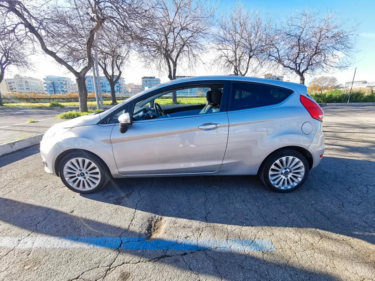 Ford Fiesta 1.4 3P. Bz. GPL Titanium 2009