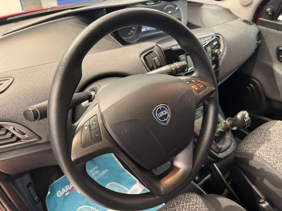 Lancia Ypsilon III 1.0 firefly hybrid Silver s&s 70cv