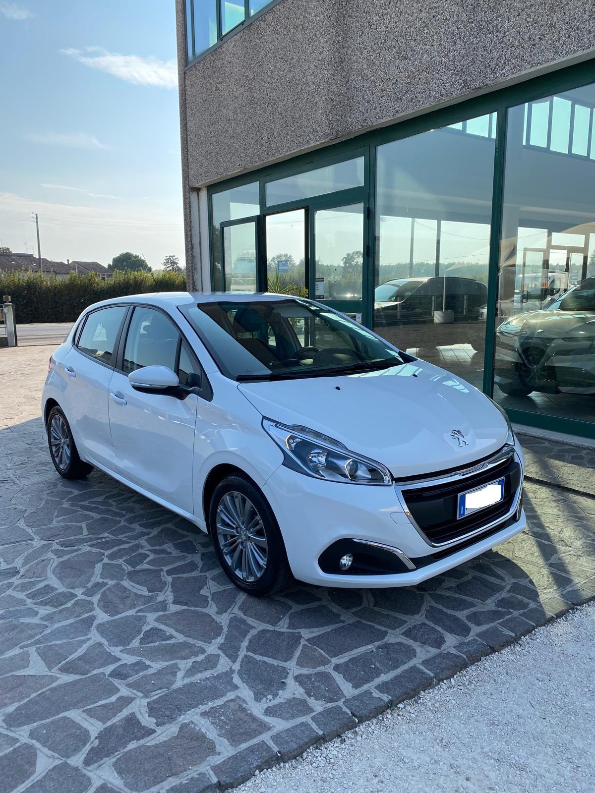 Peugeot 208 5 Porte 208 5p 1.2 puretech Active 82cv