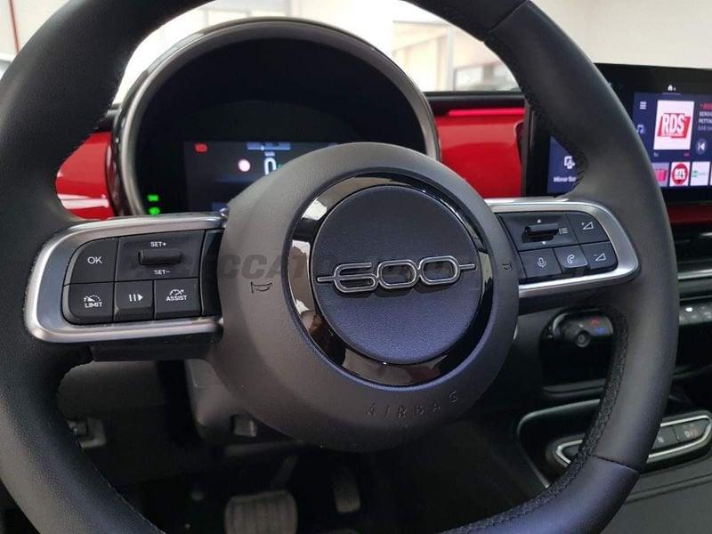 FIAT 600 600e - RED
