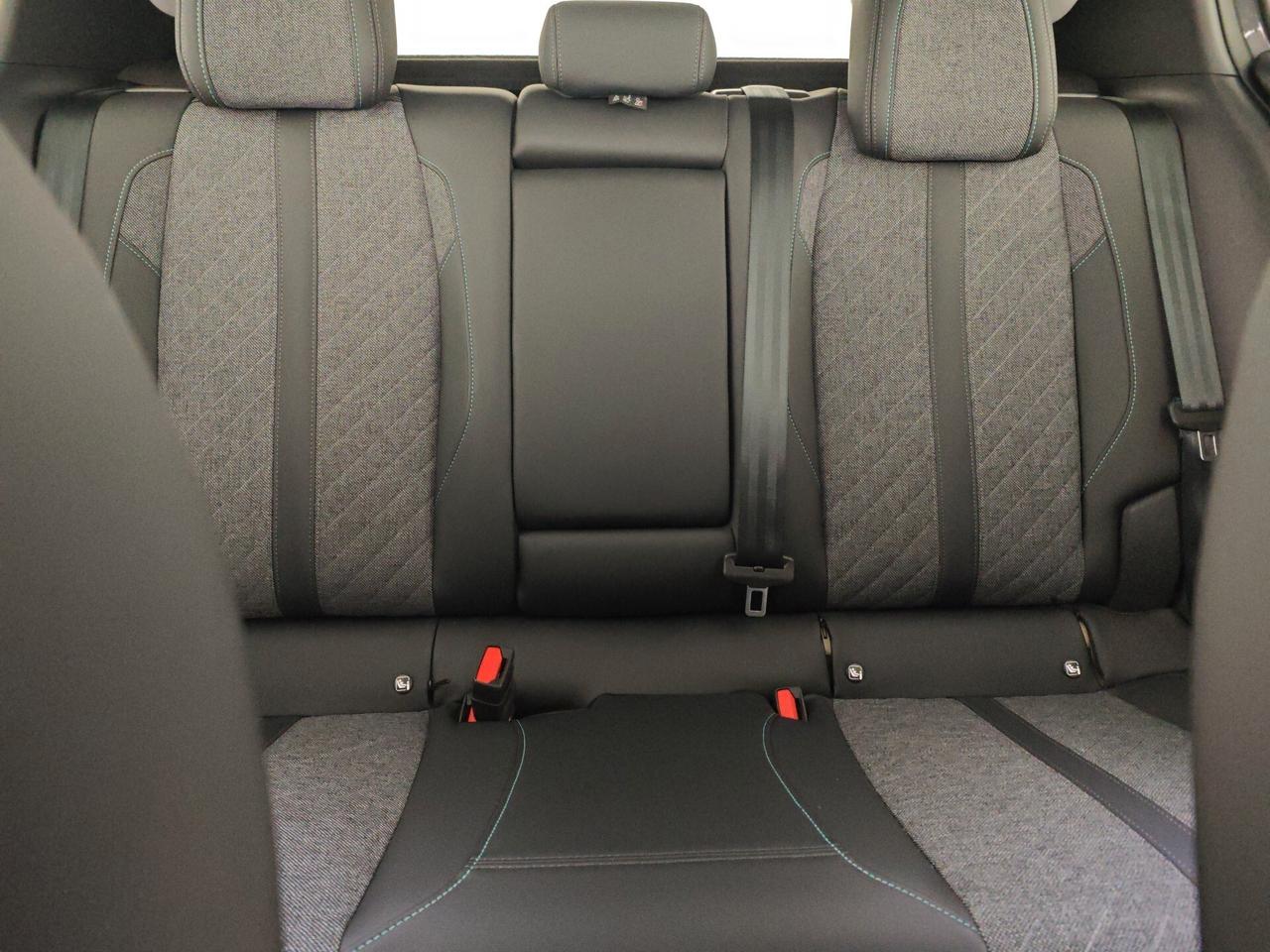 Peugeot 408 PureTech 130 S&S EAT8 Allure