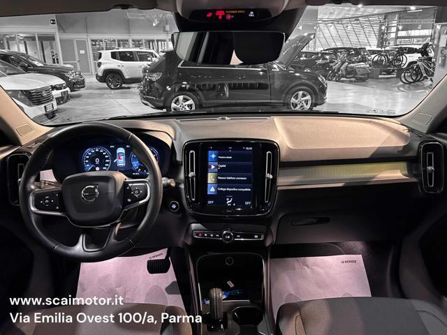 VOLVO XC40 T3 Momentum Pro