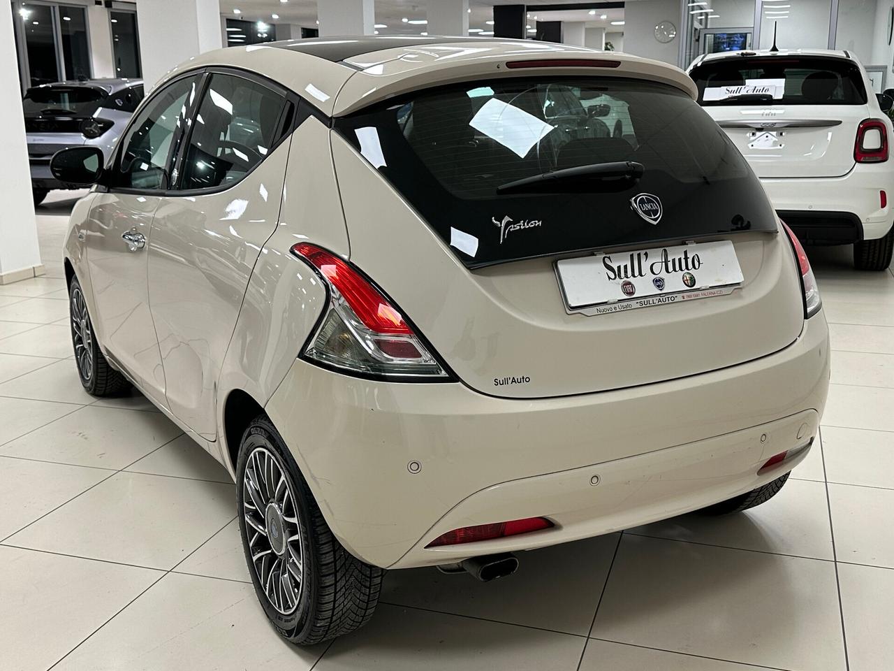 Lancia Ypsilon 1.2 69 CV 5P GPL Ecochic Gold 2017