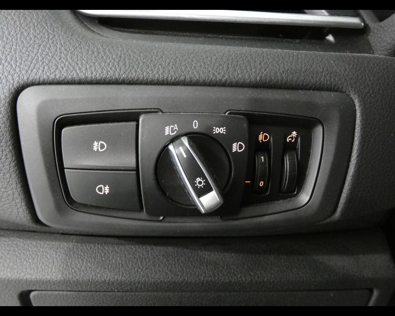 BMW Serie 2 A.T. (F45) - 218d Active Tourer Business