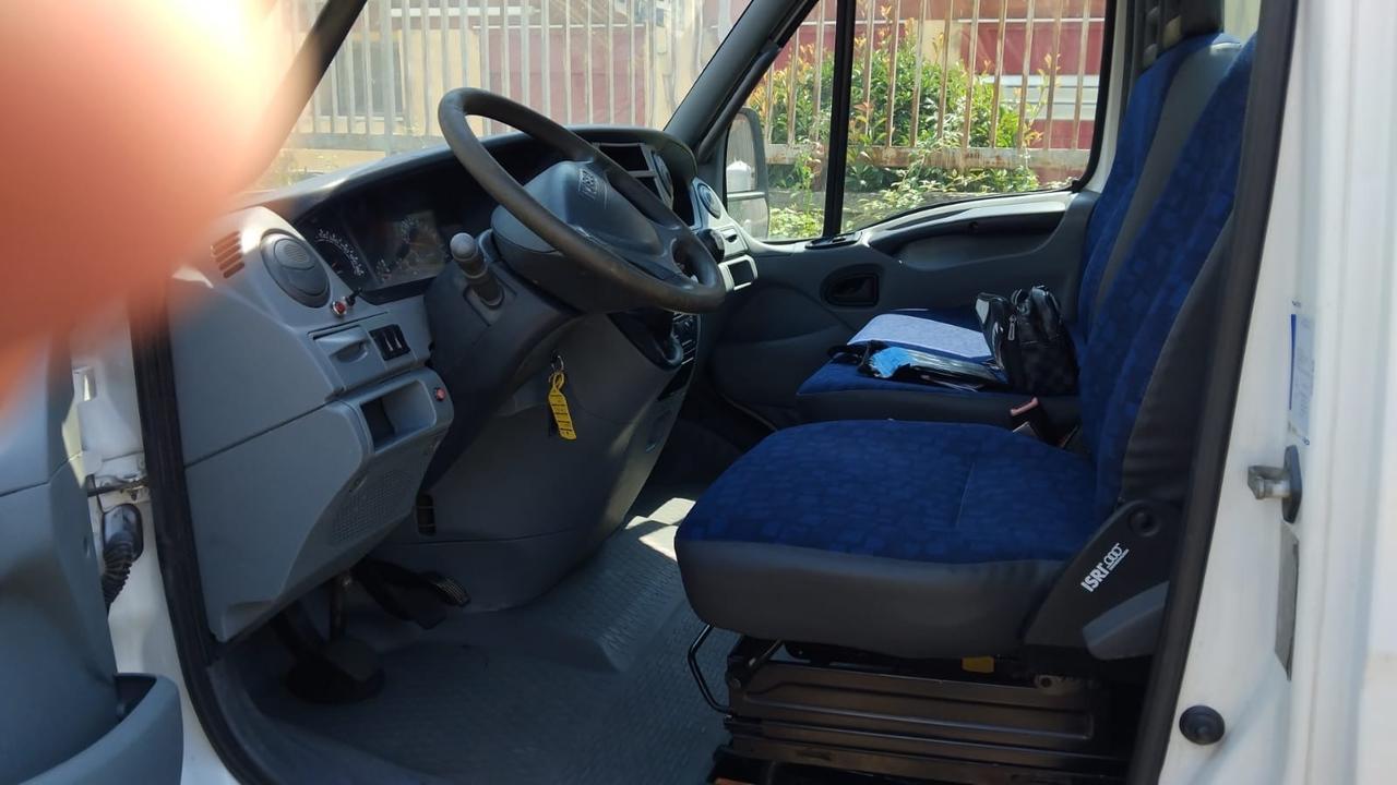 Iveco daily 65c18 carro attrezzi pianale fisso